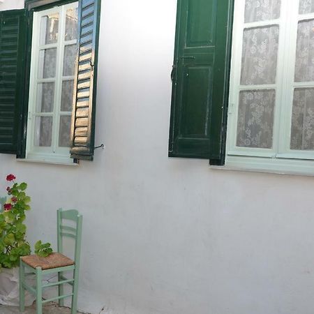 Aegli Rooms Tinos Екстер'єр фото
