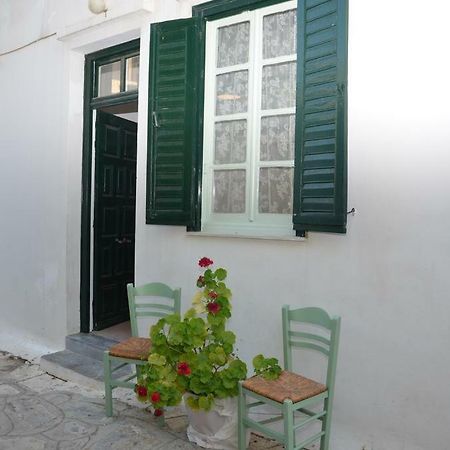 Aegli Rooms Tinos Екстер'єр фото